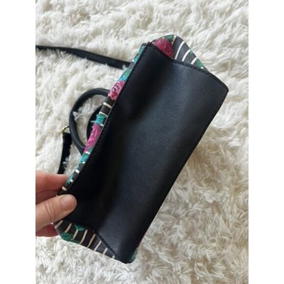 EUC Betsey Johnson black and white striped with pink roses pattern purse bag Y2K - Picture 7 of 7